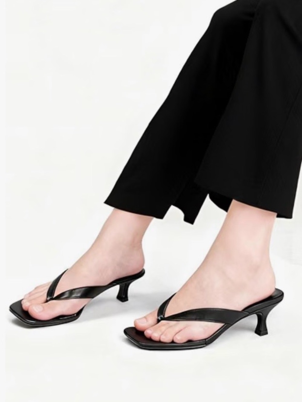 Women’s Black Kitten Heel Thong Sandals